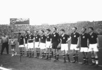 A magyar „aranycsapat” az �vsz�zad m�rk�z�s�nek visszav�g�j�n 1954-ben (Magyarorsz�g-Anglia 7:1)